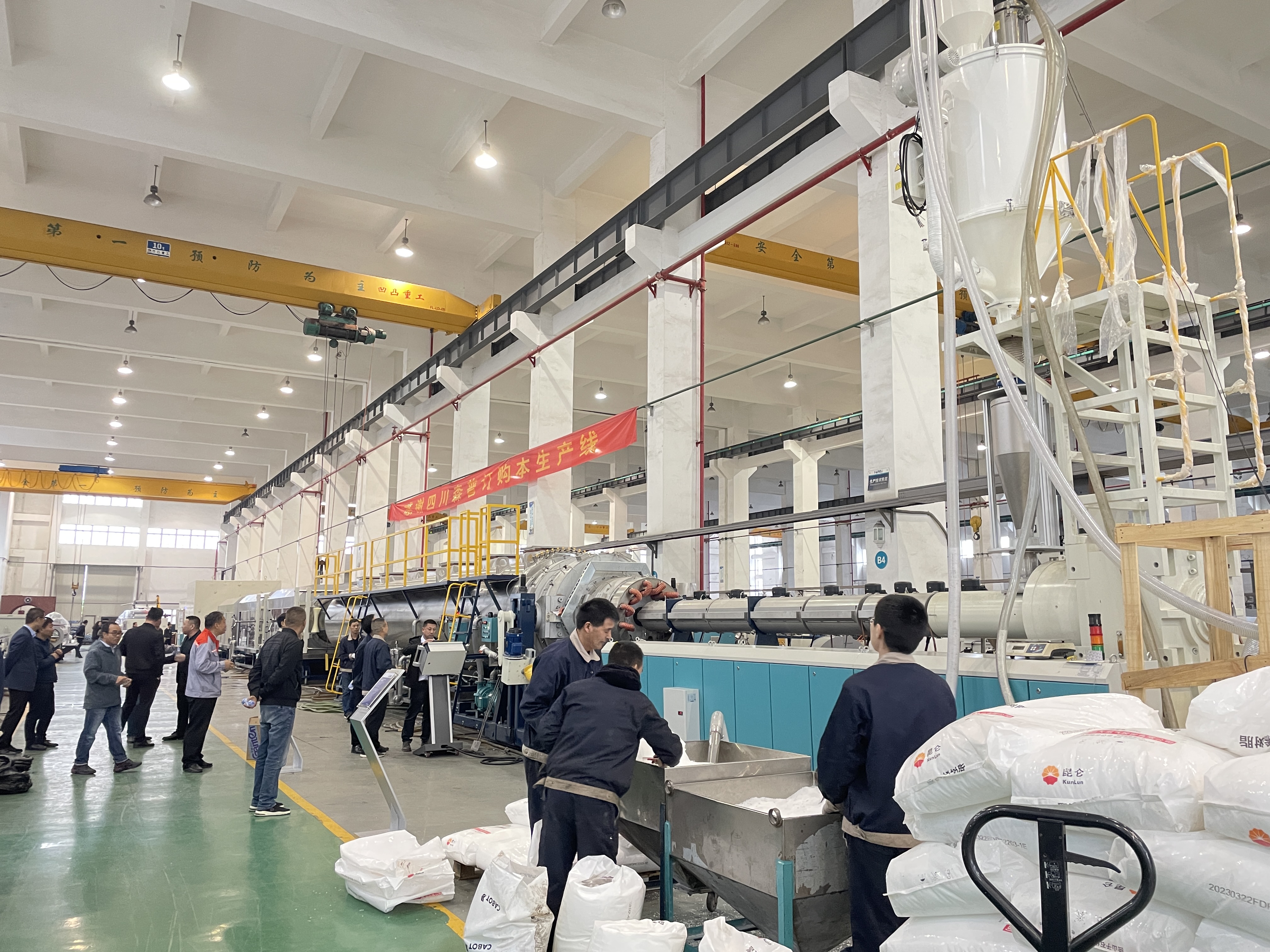 பிளாஸ்டிக் எக்ஸ்ட்ரூடர் செயல்திறனில் பொருள் தேர்வின் தாக்கம்: சரியான பிசின் அறிமுகம்