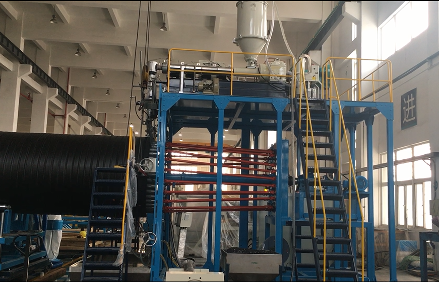 பெரிய விட்டம் HDPE முறுக்கு குழாய் உற்பத்தி