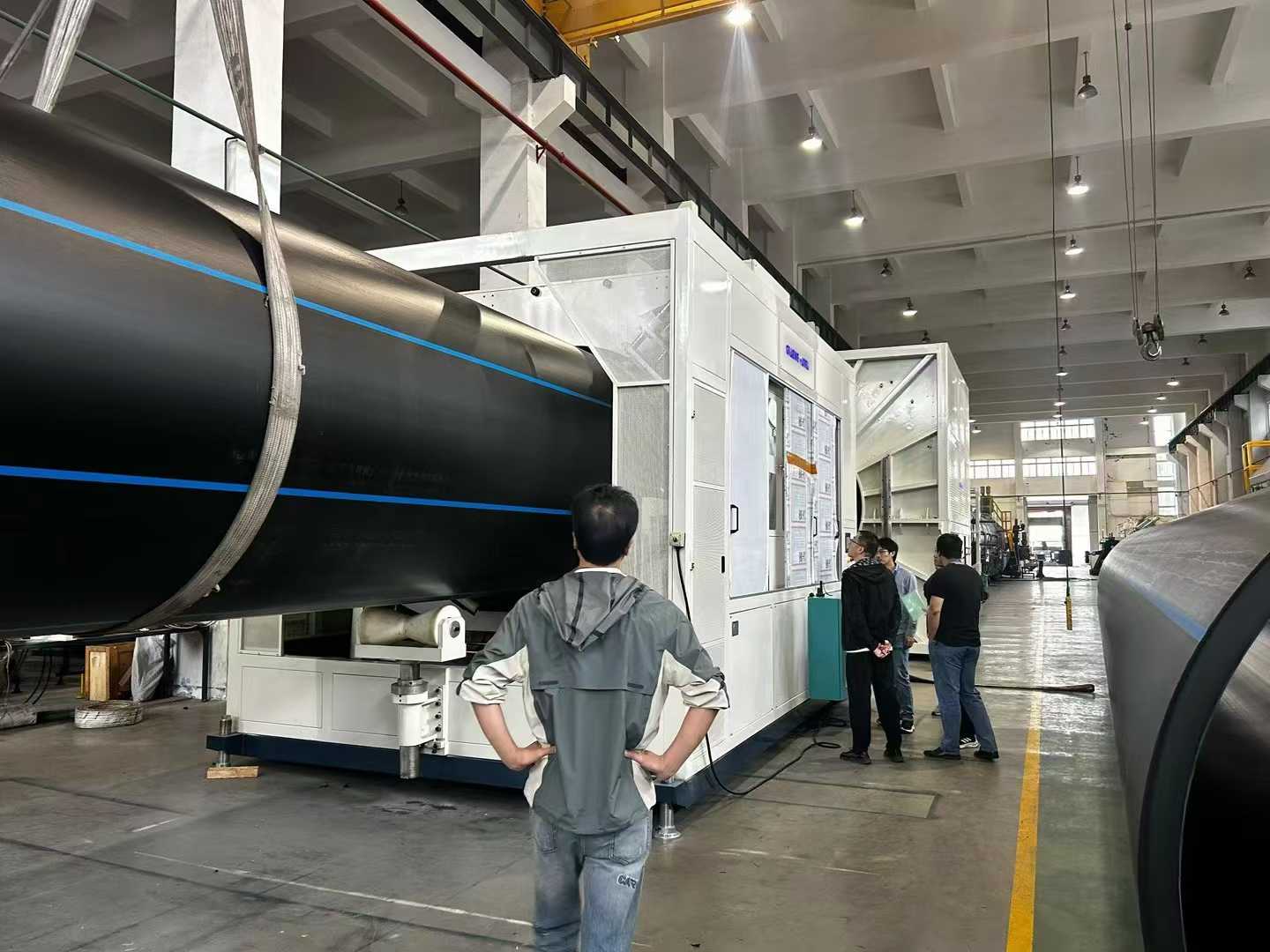 2000மிமீக்கு மேல் பெரிய விட்டம் கொண்ட PE குழாய்களின் தொடக்க உபகரணங்கள் மற்றும் உற்பத்தி தொழில்நுட்பத்திற்கான முக்கிய புள்ளிகள்